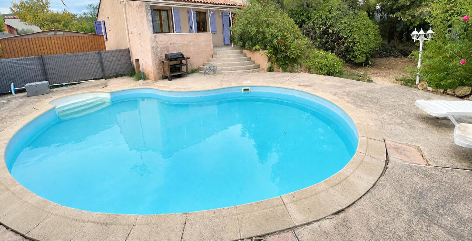 Maison de plain-pied de 80 m² avec piscine - La Fare les oliviers — photo 1