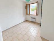 Maison de plain-pied de 80 m² avec piscine - La Fare les oliviers — photo 4