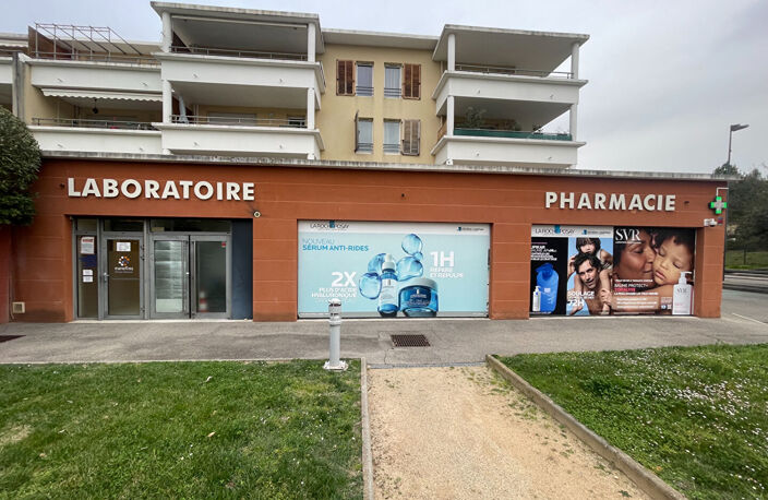 Local 114 m2 - Duranne — photo 2