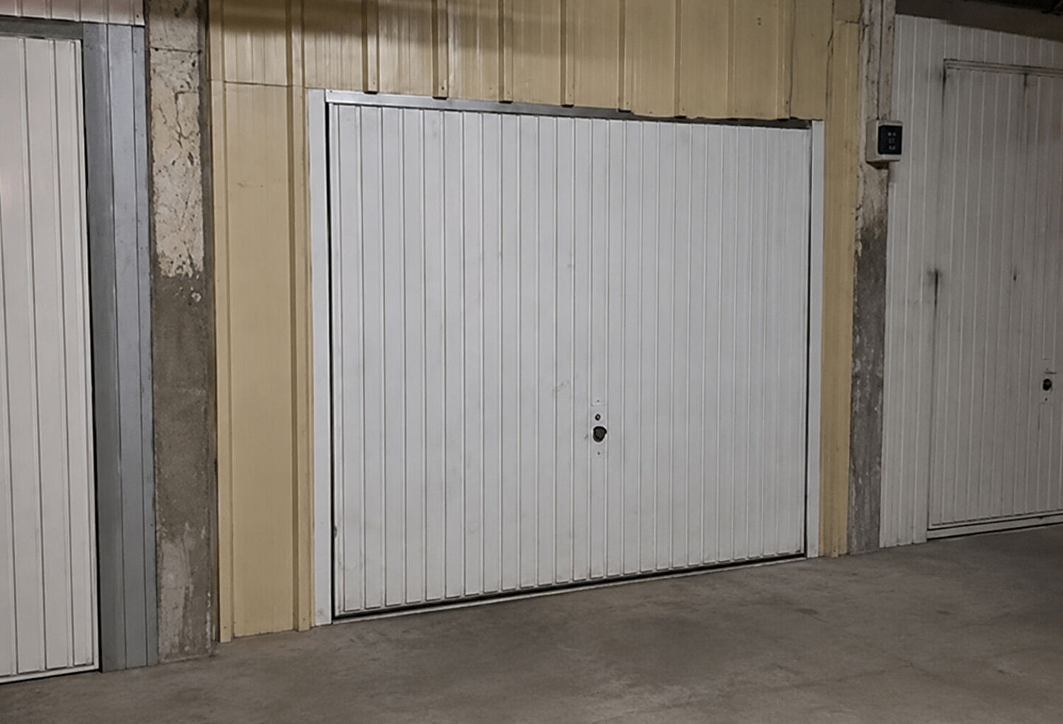 Vitrolles - Box  fermé 18 m2 — photo 1