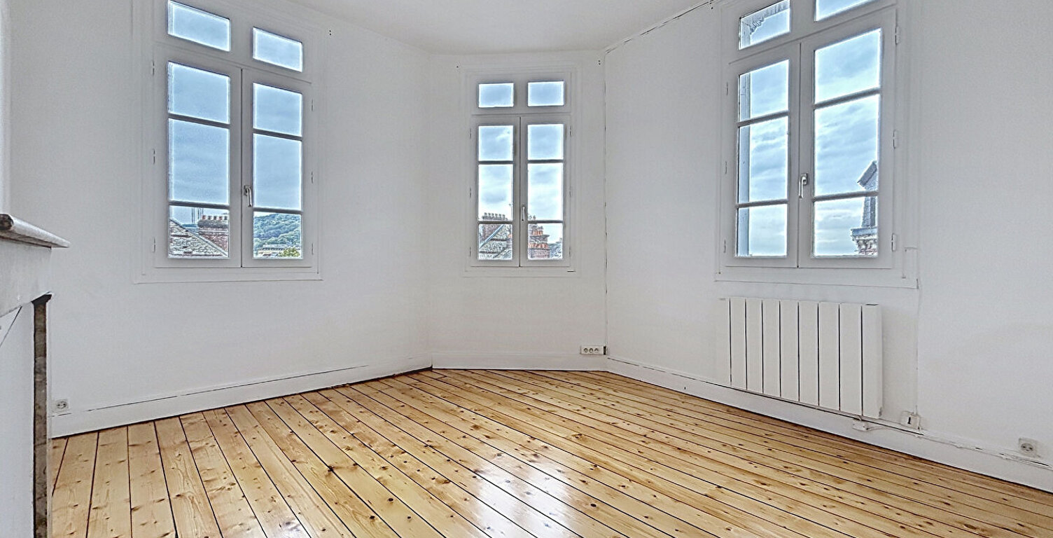 ROUEN - PLACE SAINT-MARC - APPARTEMENT F2 BIS EN PARFAIT ÉTAT — photo 1