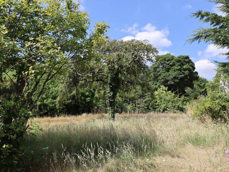 TERRAIN PLAT CONSTRUCTIBLE 880 m2 — photo 1