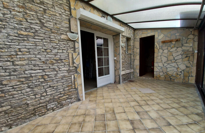 Authentique maison de village à rénover - Charme, dépendance en pierre et beau potentiel à 1,5 km des plages — photo 3