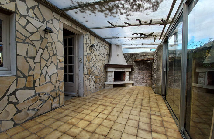 Authentique maison de village à rénover - Charme, dépendance en pierre et beau potentiel à 1,5 km des plages — photo 4