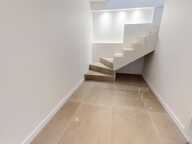 Immeuble faisant office d'une maison ou appartement — photo 3