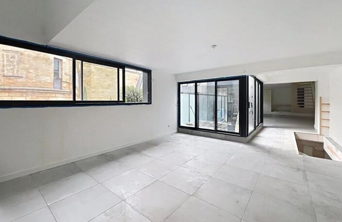 Immeuble faisant office d'une maison ou appartement — photo 5