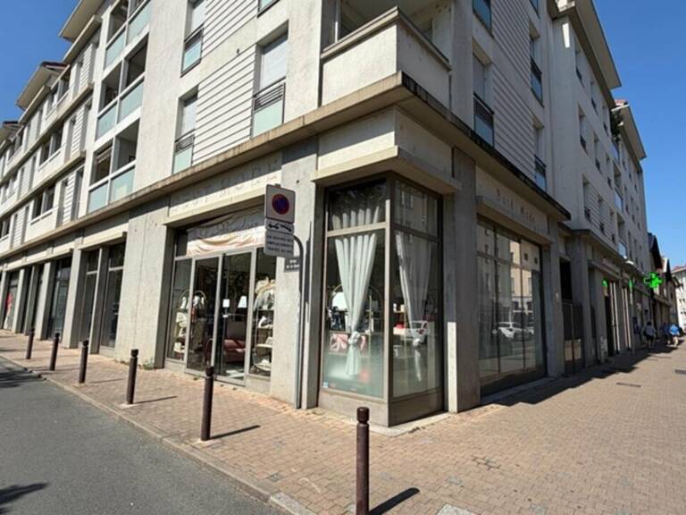 LOCAL COMMERCIAL à LOUER — photo 1