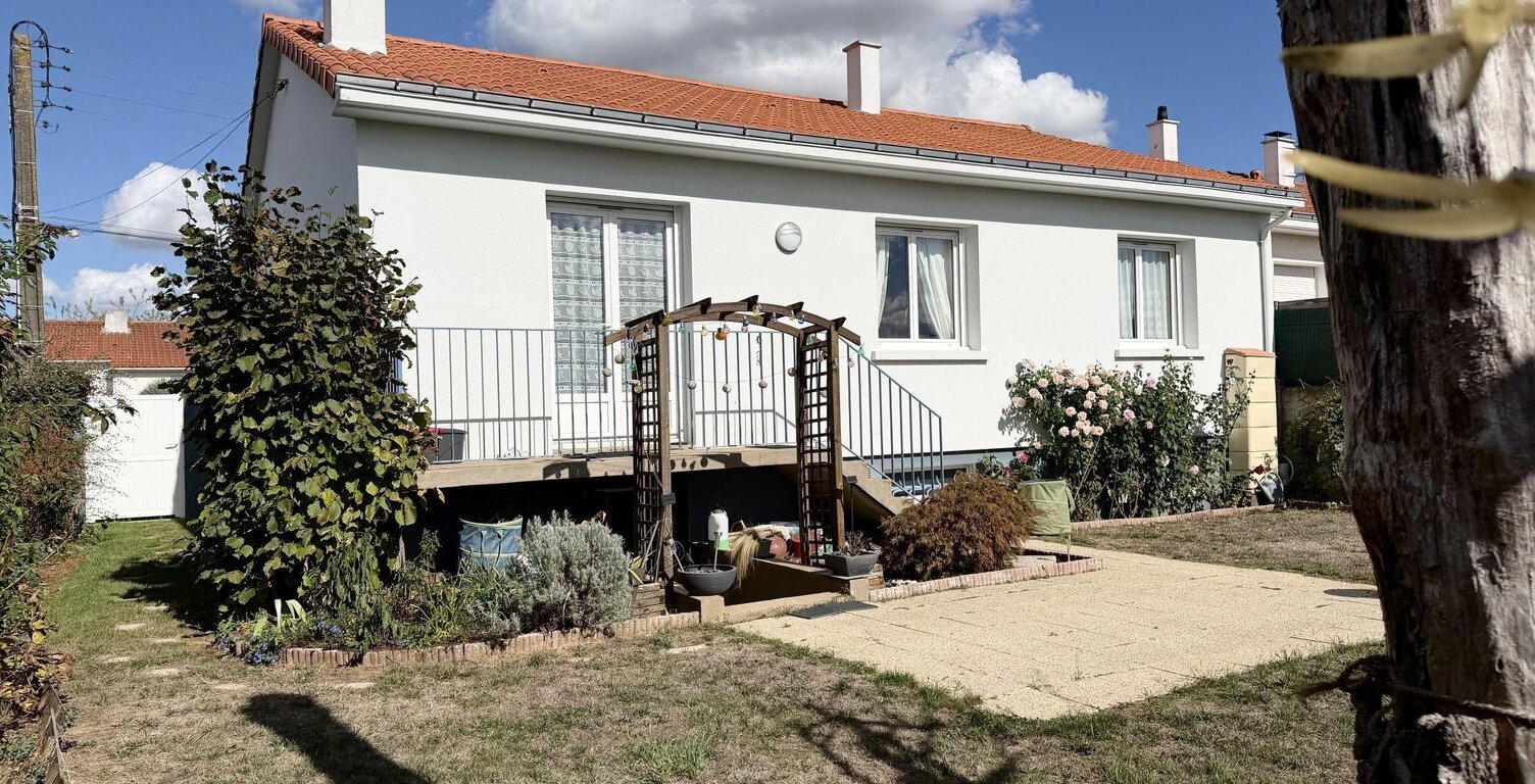 Maison - 115m² - Le May-sur-Èvre — photo 1