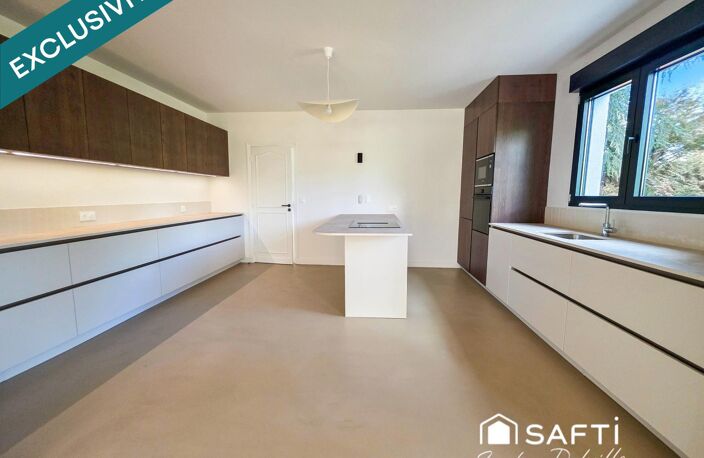 Propriété de 770m² hab- 11350m²- piscine intérieure- 7 chambres- sous-sol total — photo 2
