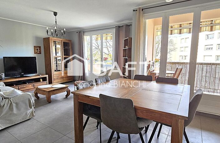 T4 avec ascenceur, terrasse, parking et cave — photo 2