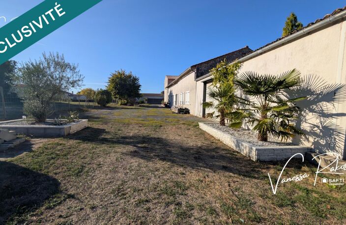 Maison charentaise avec 3 chambres, garage, dépendances et jardin — photo 2