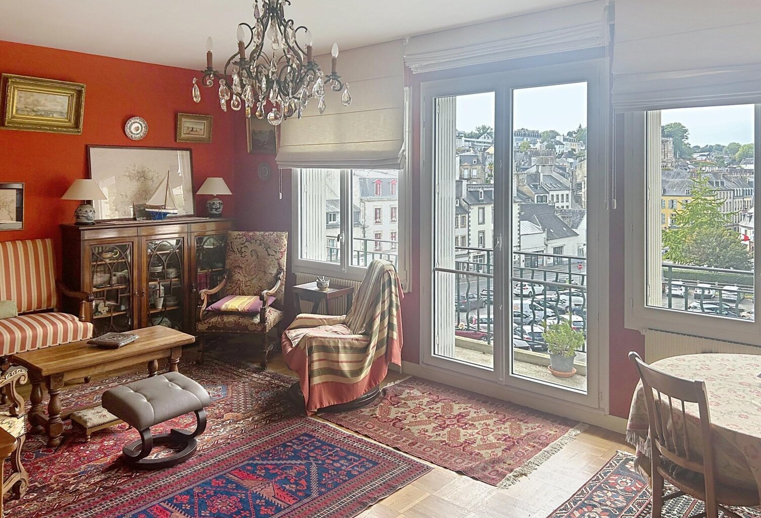 APPARTEMENT LUMINEUX AVEC ASCENSEUR, GARAGE ET CAVE — photo 1