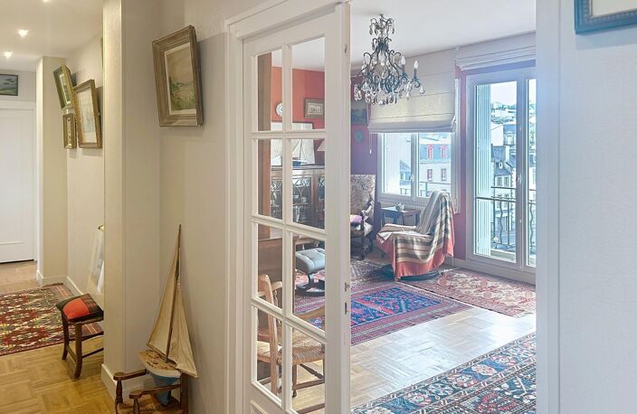 APPARTEMENT LUMINEUX AVEC ASCENSEUR, GARAGE ET CAVE — photo 3