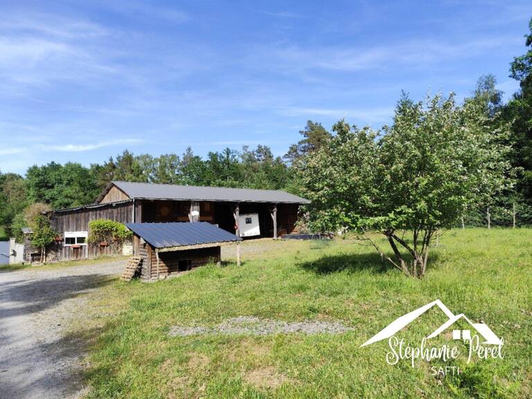 Bâtiment de 300 m² avec 1,44 hectare de terrain  de nombreuses possibilités d'exploitation — photo 1