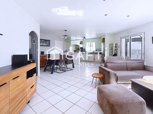 Plain-pied avec 6 piéces et piscine — photo du bien