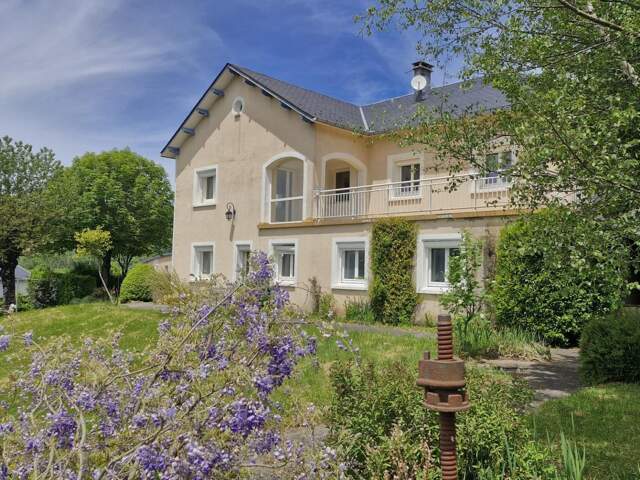 Belle maison familiale avec grands volumes — photo du bien
