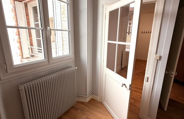 Centre ville appartement en bon état — photo 2