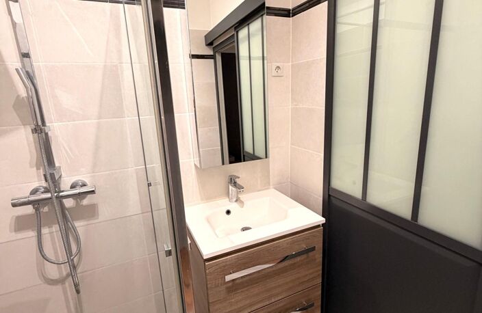Centre ville appartement en bon état — photo 5