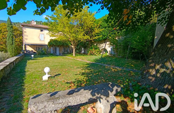 Vente Maison/villa 8 pièces — photo 2