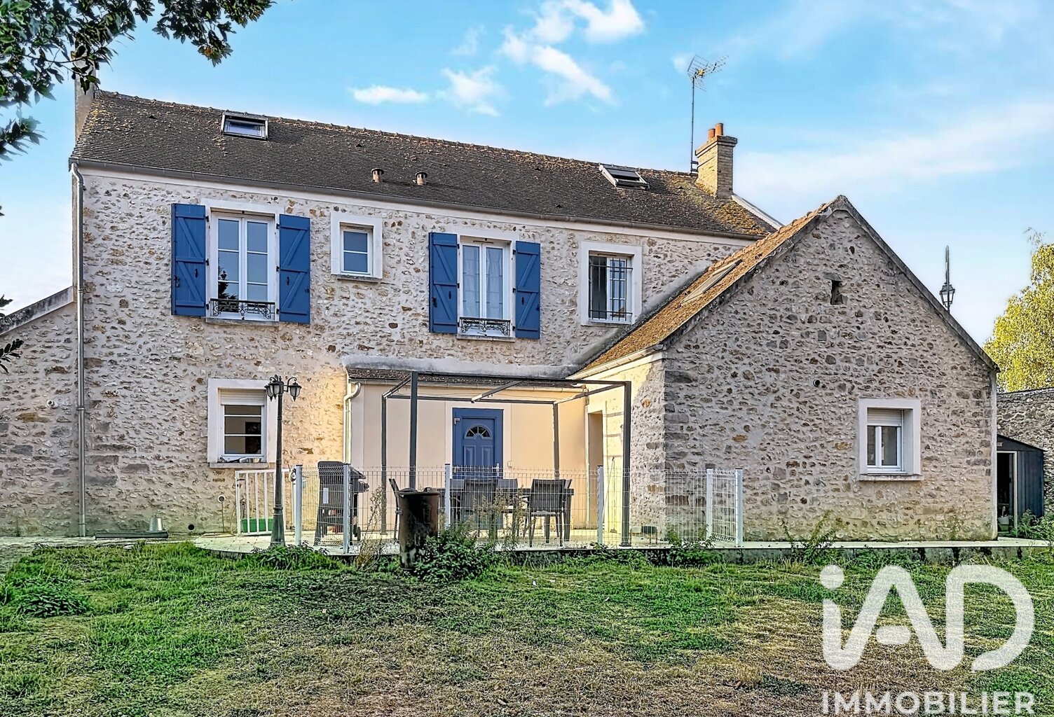 Vente Maison/villa 8 pièces — photo 1