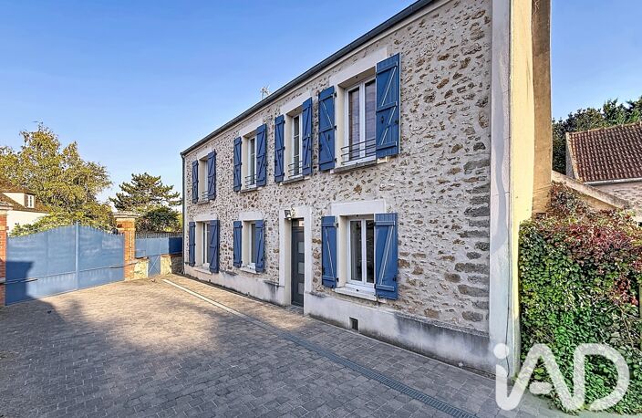 Vente Maison/villa 8 pièces — photo 2