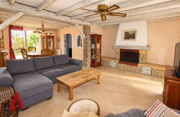 COUP DE CUR À SERVIAN  MAISON DE CHARME AVEC PISCINE ET GARAGE  120 m²  3 CHAMBRES  270 000  — photo 3