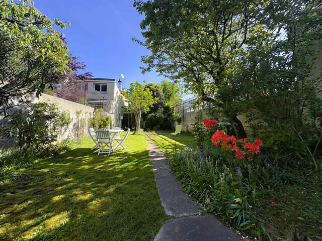 MAISON FAMILIALE AVEC UNE BELLE EMPRISE AU SOL ET FORT POTEN — photo du bien