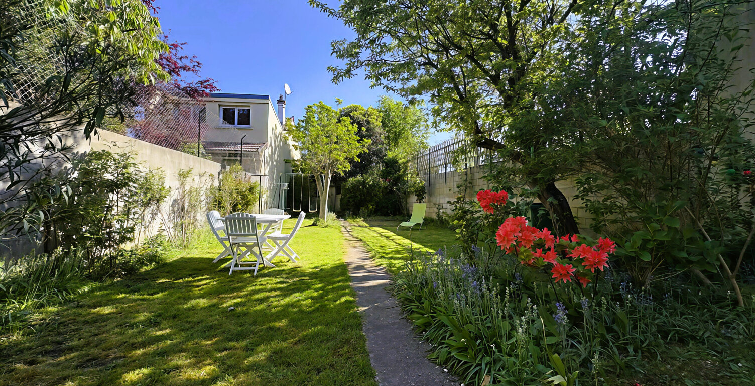 MAISON FAMILIALE AVEC UNE BELLE EMPRISE AU SOL ET FORT POTEN — photo 1