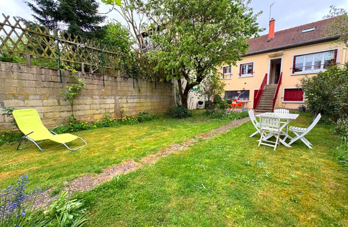 MAISON FAMILIALE AVEC UNE BELLE EMPRISE AU SOL ET FORT POTEN — photo 2
