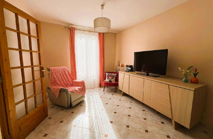 MAISON FAMILIALE AVEC UNE BELLE EMPRISE AU SOL ET FORT POTEN — photo 5