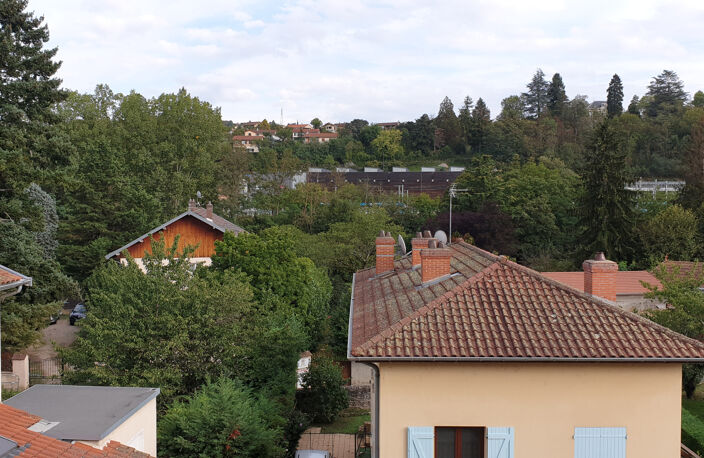 JOLI T2 AU CALME CENTRE DU VILLAGE — photo 2