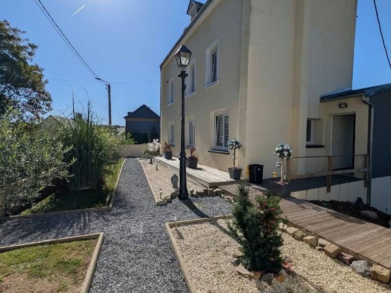 Vente Maison/villa 8 pièces — photo 1