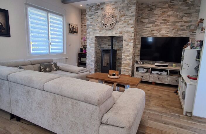 Vente Maison/villa 8 pièces — photo 2