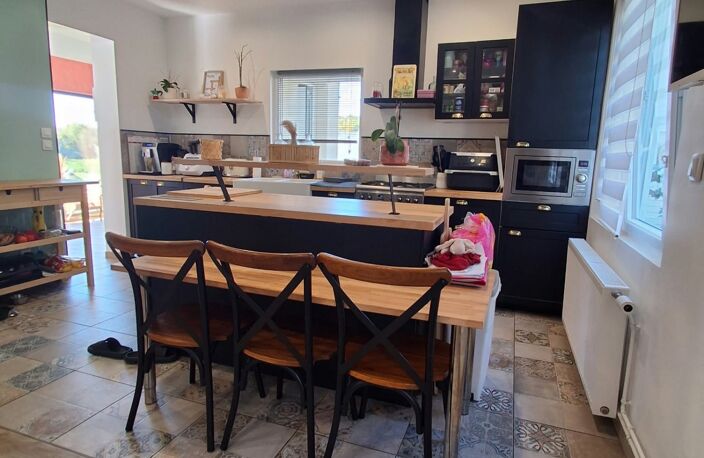 Vente Maison/villa 8 pièces — photo 3