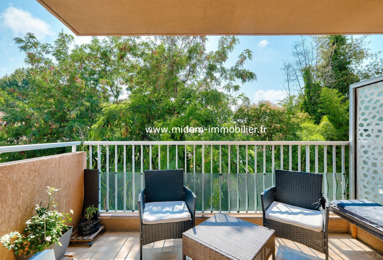 CROS CAGNES : Adorable 2 PIèces (51m2) Terrasses Calme Toutes Commodités et Plages — photo 1