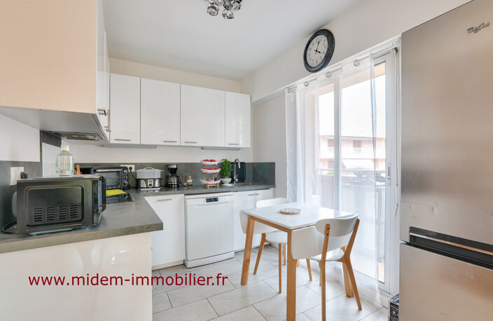 CROS CAGNES : Adorable 2 PIèces (51m2) Terrasses Calme Toutes Commodités et Plages — photo 4