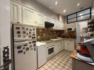 MARSEILLE 5ᵉ   LE CAMAS | T3 de 53 m2 traversant Est/Ouest, 1er étage, bel immeuble marseillais en cours de ré — photo 4