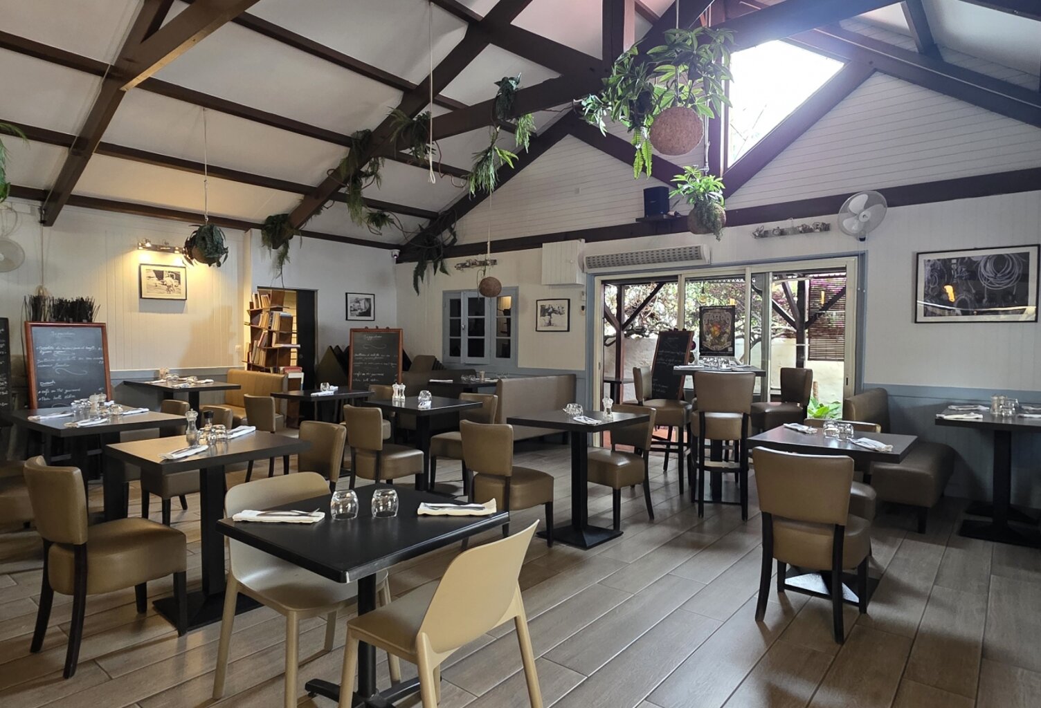 Vente Restaurant 225 m&sup2; — photo 1