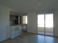 A LOUER : bel appartement T3 de 64 m2 avec terrasse et 2 parking — photo 4