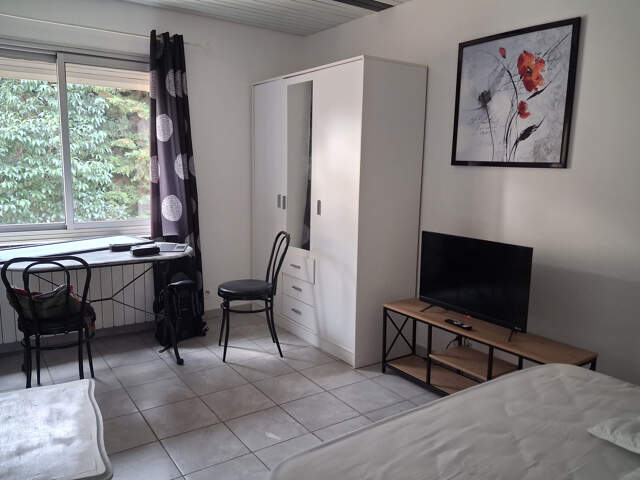 Studio meublé de 27 m2 env. avec eau et chauffage inclus ! — photo du bien