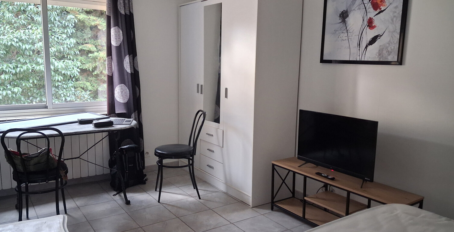 Studio meublé de 27 m2 env. avec eau et chauffage inclus ! — photo 1