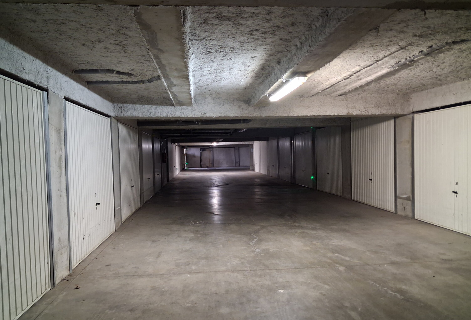 RARE ! Garage en sous-sol dans résidence fermée ! — photo 1