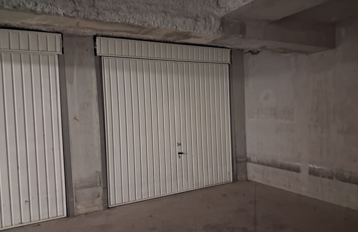 RARE ! Garage en sous-sol dans résidence fermée ! — photo 2