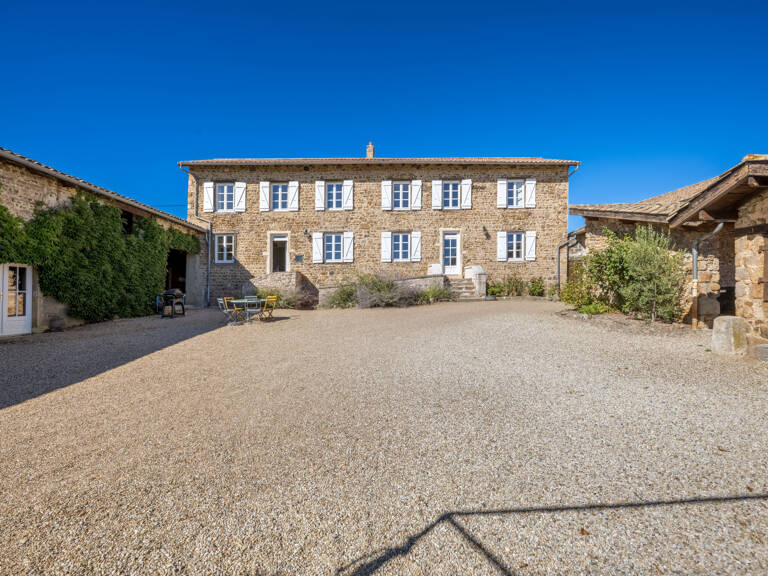 BEAUJOLAIS DES CRUS, PROPRIETE EN PIERRES, 6 CHAMBRES, GITE, PARCELLE DE VIGNES — photo 1