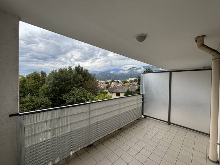 T2 AVEC TERRASSE EYBENS — photo 1