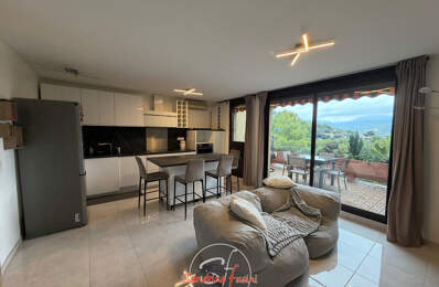 STUDIO MEUBLE AVEC TERRASSE — photo du bien