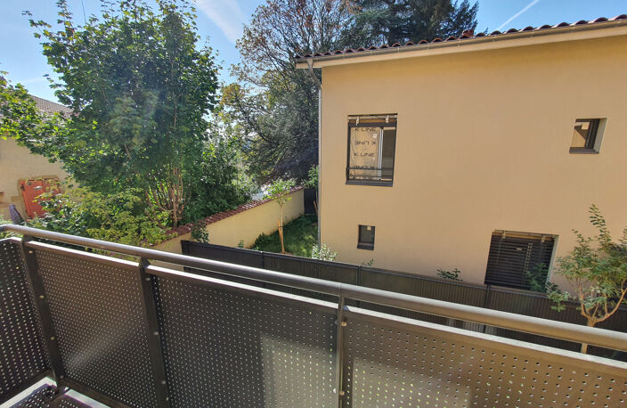 T2 avec balcon récent à Couzon-Au-Mont-D'Or — photo 2
