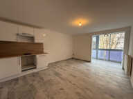 HYERES - STUDIO REFAIT A NEUF de 26.73 m2 + 4.78 m2 de LOGGIA + CAVE de 5m2 — photo 3