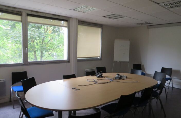 Bureau — photo 2
