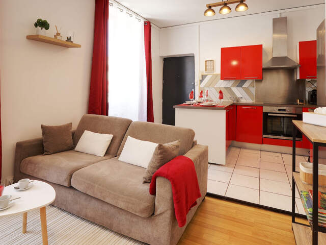 NÎMES (30000) - Rue de la Pitié - Appartement T2 meublé moderne 35 m2 à louer - 1er étage Centre-Ville — photo du bien